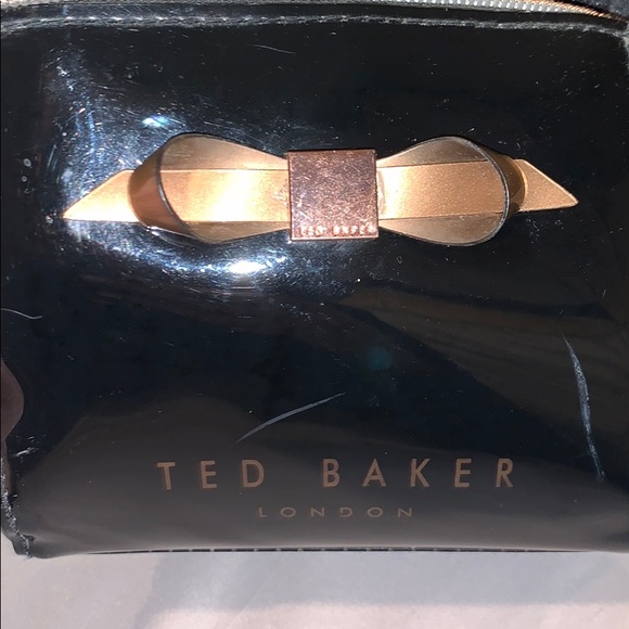 Ted Baker - Vinyl Bow Makeup 💄 Bag - Picture 7 of 7